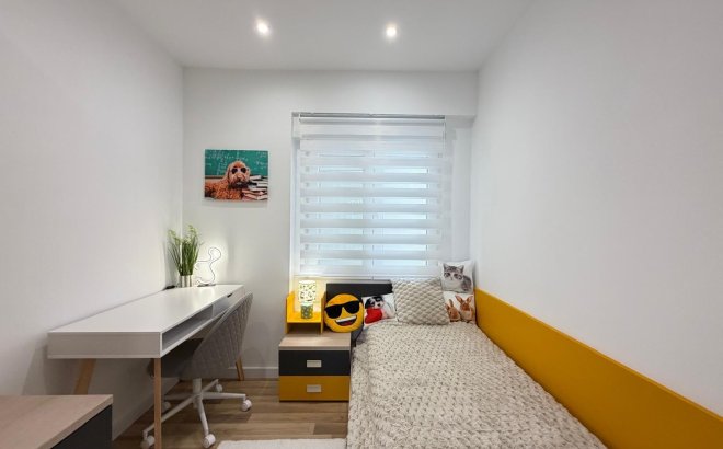 Resale - Apartment -
Torrevieja - Centro