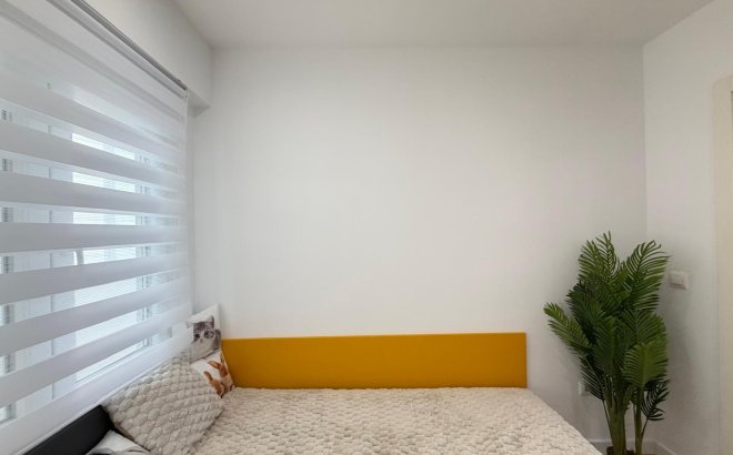 Resale - Apartment -
Torrevieja - Centro