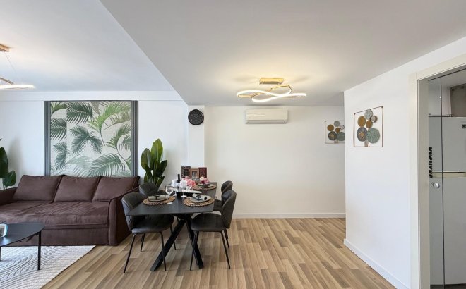 Resale - Apartment -
Torrevieja - Centro