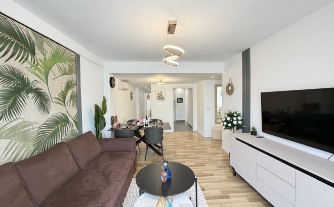 Resale - Apartment -
Torrevieja - Centro