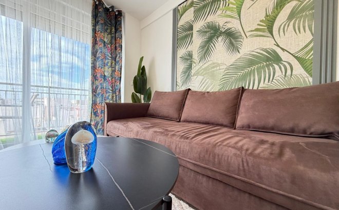 Resale - Apartment -
Torrevieja - Centro