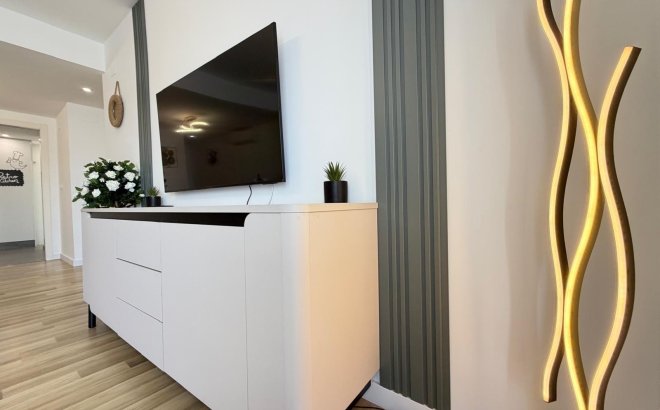Resale - Apartment -
Torrevieja - Centro