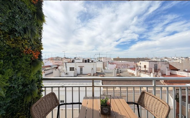 Resale - Apartment -
Torrevieja - Centro