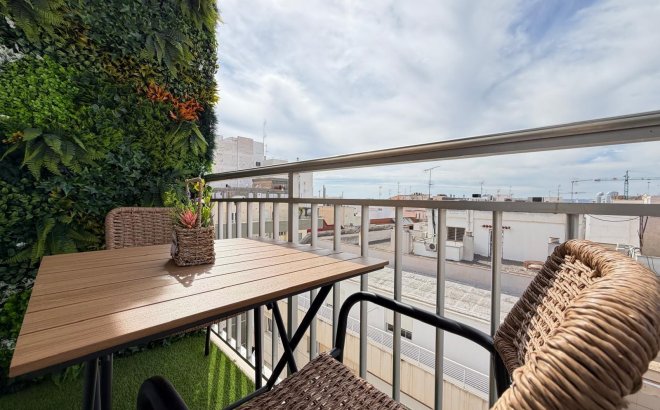 Resale - Apartment -
Torrevieja - Centro