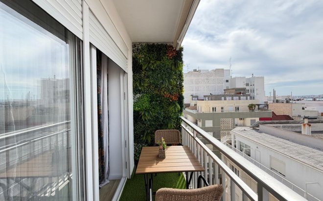 Resale - Apartment -
Torrevieja - Centro