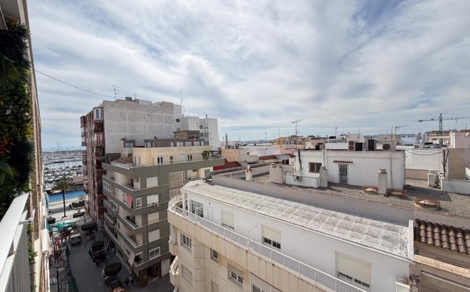 Resale - Apartment -
Torrevieja - Centro