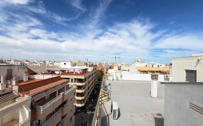 Resale - Apartment -
Torrevieja - Centro
