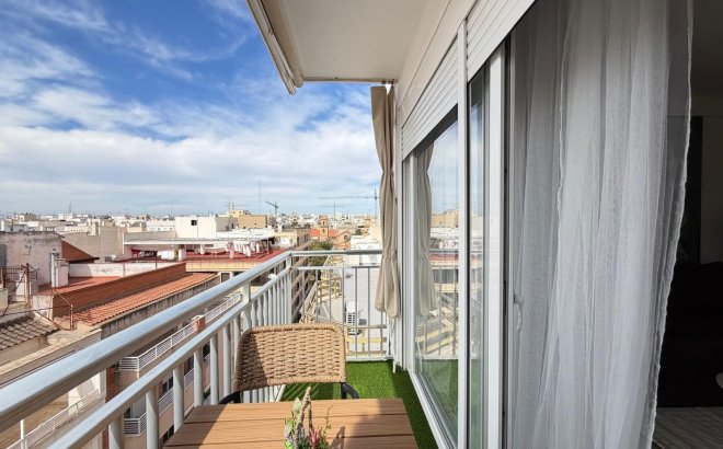 Resale - Apartment -
Torrevieja - Centro