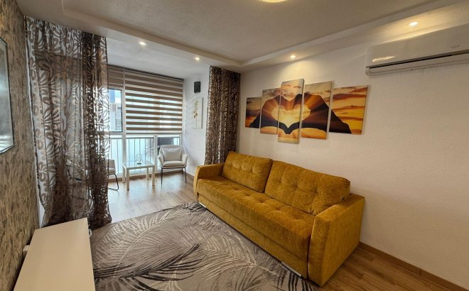 Resale - Apartment -
Torrevieja - Centro