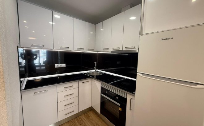 Resale - Apartment -
Torrevieja - Centro
