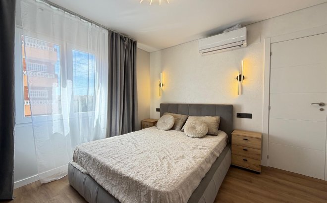 Resale - Apartment -
Torrevieja - Punta Prima