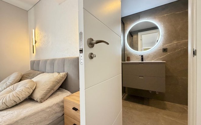 Resale - Apartment -
Torrevieja - Punta Prima
