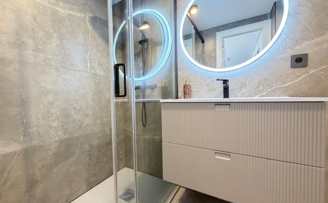 Resale - Apartment -
Torrevieja - Punta Prima