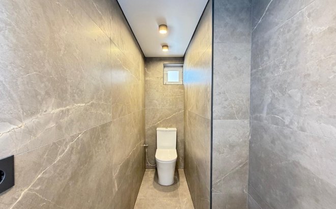 Resale - Apartment -
Torrevieja - Punta Prima
