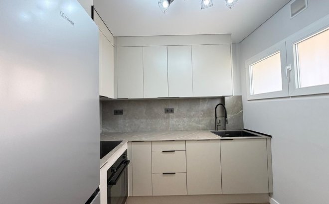Resale - Apartment -
Torrevieja - Punta Prima