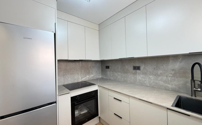 Resale - Apartment -
Torrevieja - Punta Prima