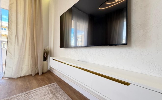 Resale - Apartment -
Torrevieja - Punta Prima