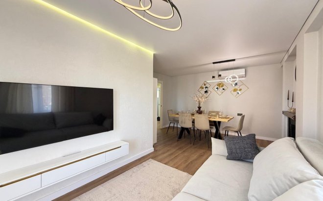 Resale - Apartment -
Torrevieja - Punta Prima