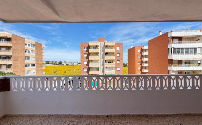 Resale - Apartment -
Torrevieja - Punta Prima