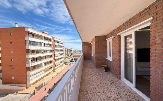 Resale - Apartment -
Torrevieja - Punta Prima