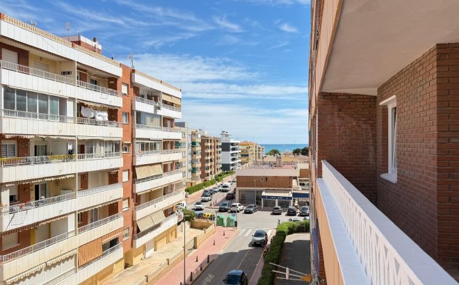 Resale - Apartment -
Torrevieja - Punta Prima