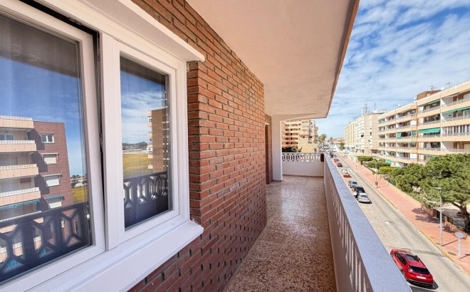 Resale - Apartment -
Torrevieja - Punta Prima
