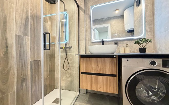 Resale - Apartment -
Torrevieja - Punta Prima