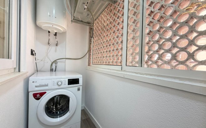 Resale - Apartment -
Torrevieja - Estacion De Autobuses