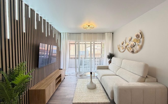 Resale - Apartment -
Torrevieja - Estacion De Autobuses
