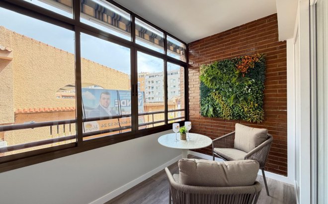 Resale - Apartment -
Torrevieja - Estacion De Autobuses