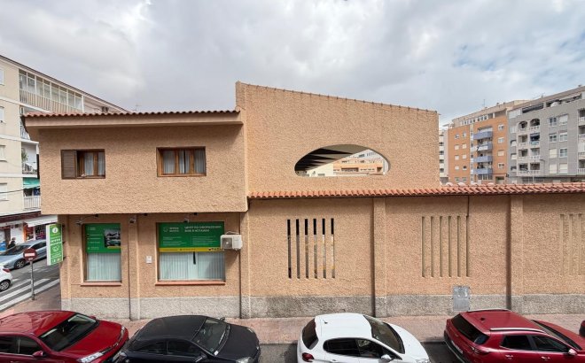 Resale - Apartment -
Torrevieja - Estacion De Autobuses