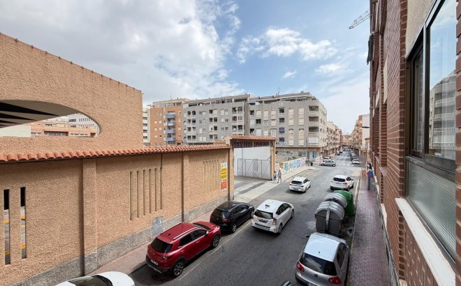 Resale - Apartment -
Torrevieja - Estacion De Autobuses