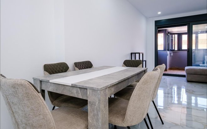 Resale - Apartment -
Torrevieja - Playa del Cura