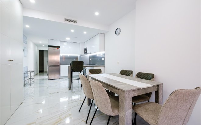 Resale - Apartment -
Torrevieja - Playa del Cura