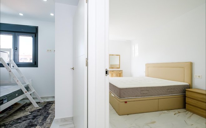 Resale - Apartment -
Torrevieja - Playa del Cura