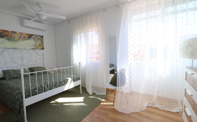 Resale - Dúplex -
Orihuela Costa - Costa Blanca