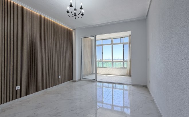 Resale - Apartment -
Torrevieja - Costa Blanca