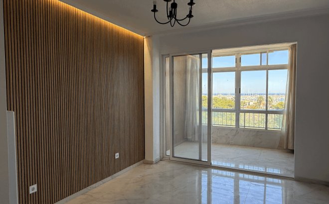Resale - Apartment -
Torrevieja - Costa Blanca