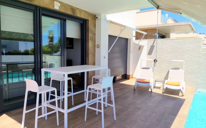 Resale - Villa -
San Miguel de Salinas - Inland