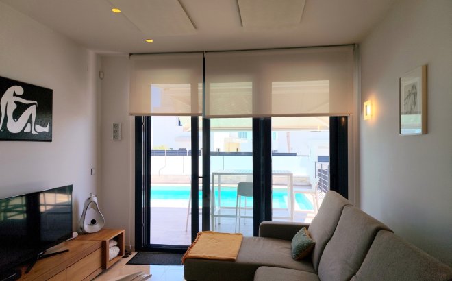 Resale - Villa -
San Miguel de Salinas - Inland