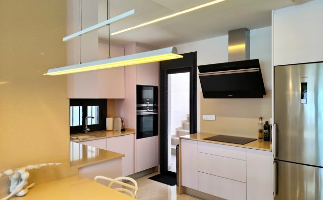 Resale - Villa -
San Miguel de Salinas - Inland