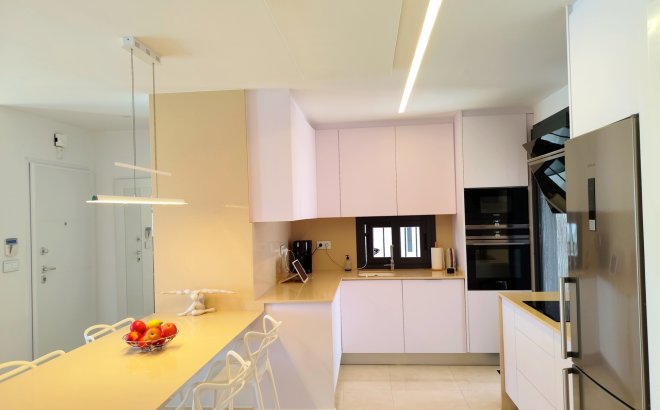Resale - Villa -
San Miguel de Salinas - Inland