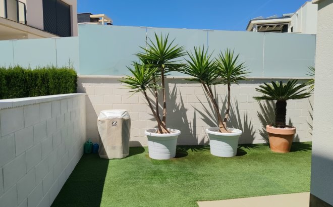 Resale - Villa -
San Miguel de Salinas - Inland