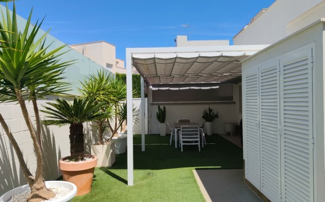Resale - Villa -
San Miguel de Salinas - Inland