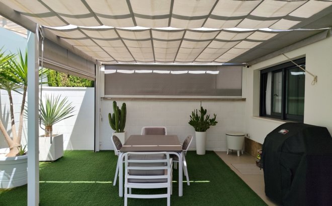 Resale - Villa -
San Miguel de Salinas - Inland