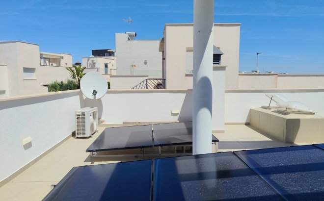 Resale - Villa -
San Miguel de Salinas - Inland
