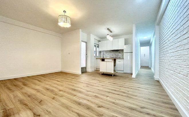 Resale - Apartment -
Torrevieja - Costa Blanca