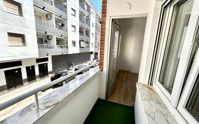 Resale - Apartment -
Torrevieja - Costa Blanca