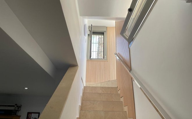 Resale - Villa -
Villamartin - El Galan