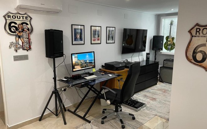 Resale - Villa -
Villamartin - El Galan
